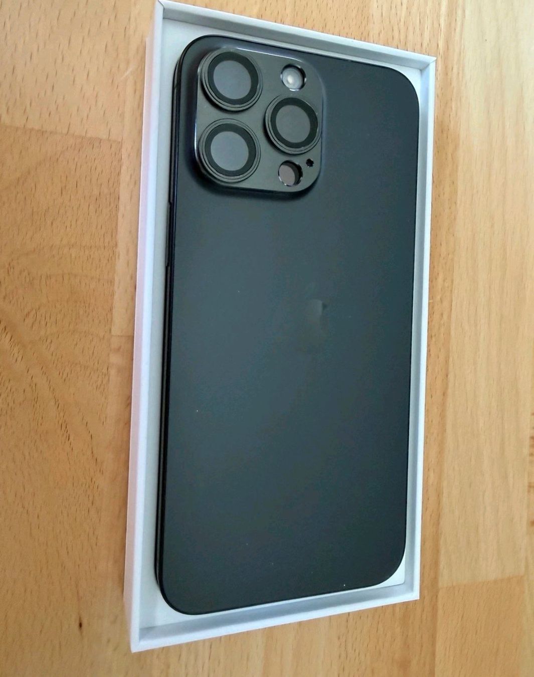 Apple Telefoni cellulari / Smartphones: iPhone 15 Pro (256GB) Akku 100% – Usato da Luzern venduto da Waince786