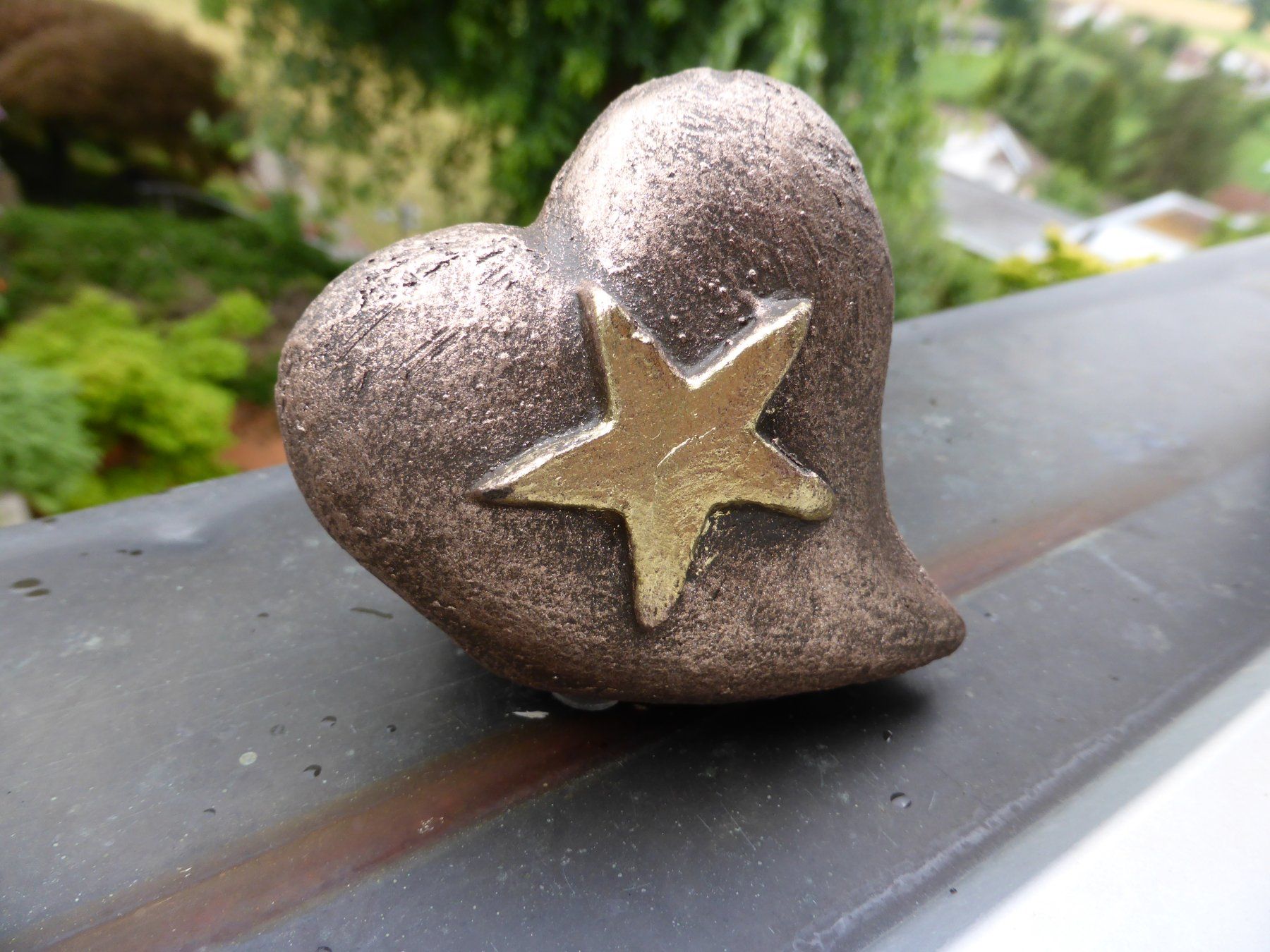Tutte le decorazioni: MINI URNE HERZ MIT STERN - BRONCE MIT GOLD - FABRIKNEU – Nuovo e nell'imballaggio originale da Reinach AG venduto da pussi100