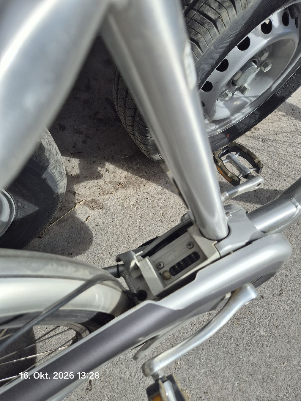 Biciclette:  silbernes E-Bike der Schweizer Marke Flyer (C-Serie oder T- – Difettoso da Näfels venduto da Kim14 3