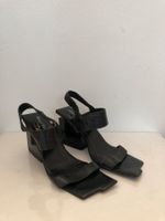 sandales en cuir noir vintage Y2K