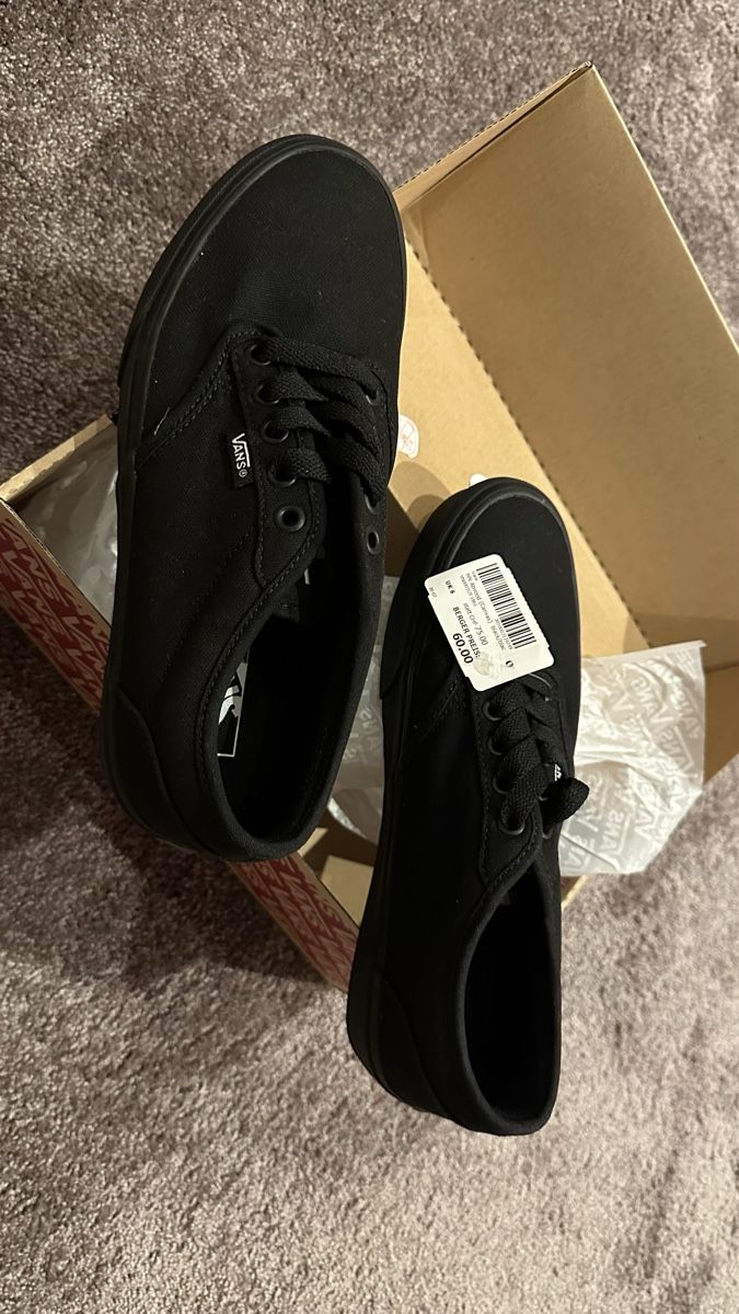 Vans Herrenschuhe: Schwarze Vans  Sneaker, Grösse 39, Neuwertig – Neu und originalverpackt aus Niederbipp von lor_7wd6 1