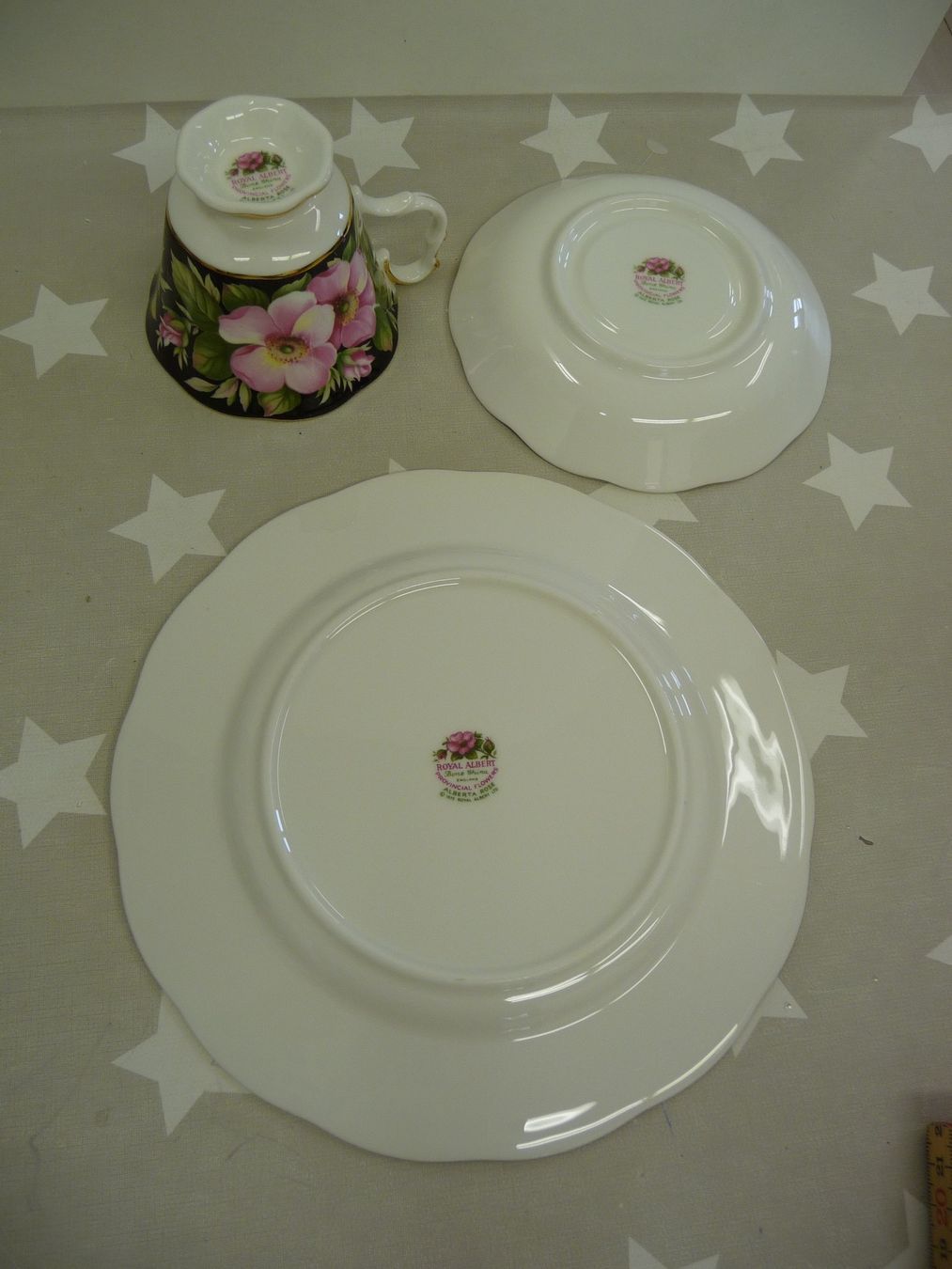 Royal Albert Set di piatti: Royal Albert Alberta Rose "Trio" – Usato da Rafz venduto da Powacaddy 1