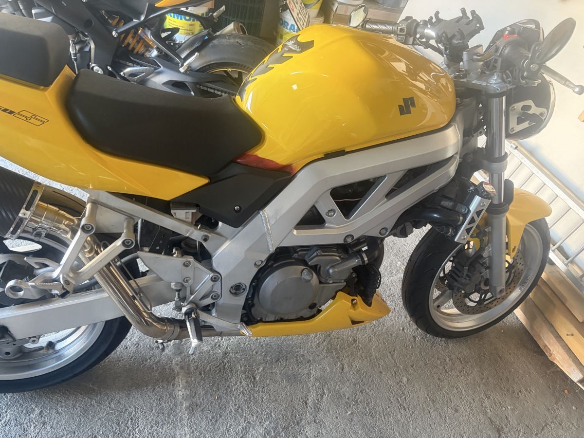Suzuki Strasse: Suzuki SV650 2004 – Gebraucht aus St-Séverin von Miss_portista