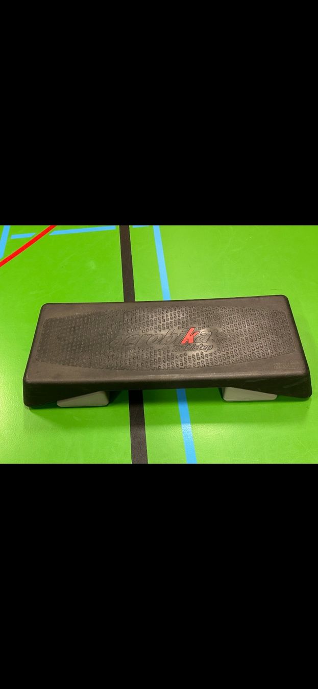 Hometrainer: Aerobic Stepper Schwarz guter Zustand – Usato da Salgesch venduto da car_6sxt 1