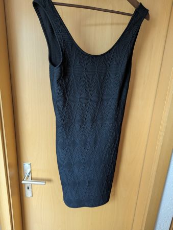 ONLY Schwarzes figurbetontes Kleid Gr. L mit Muster