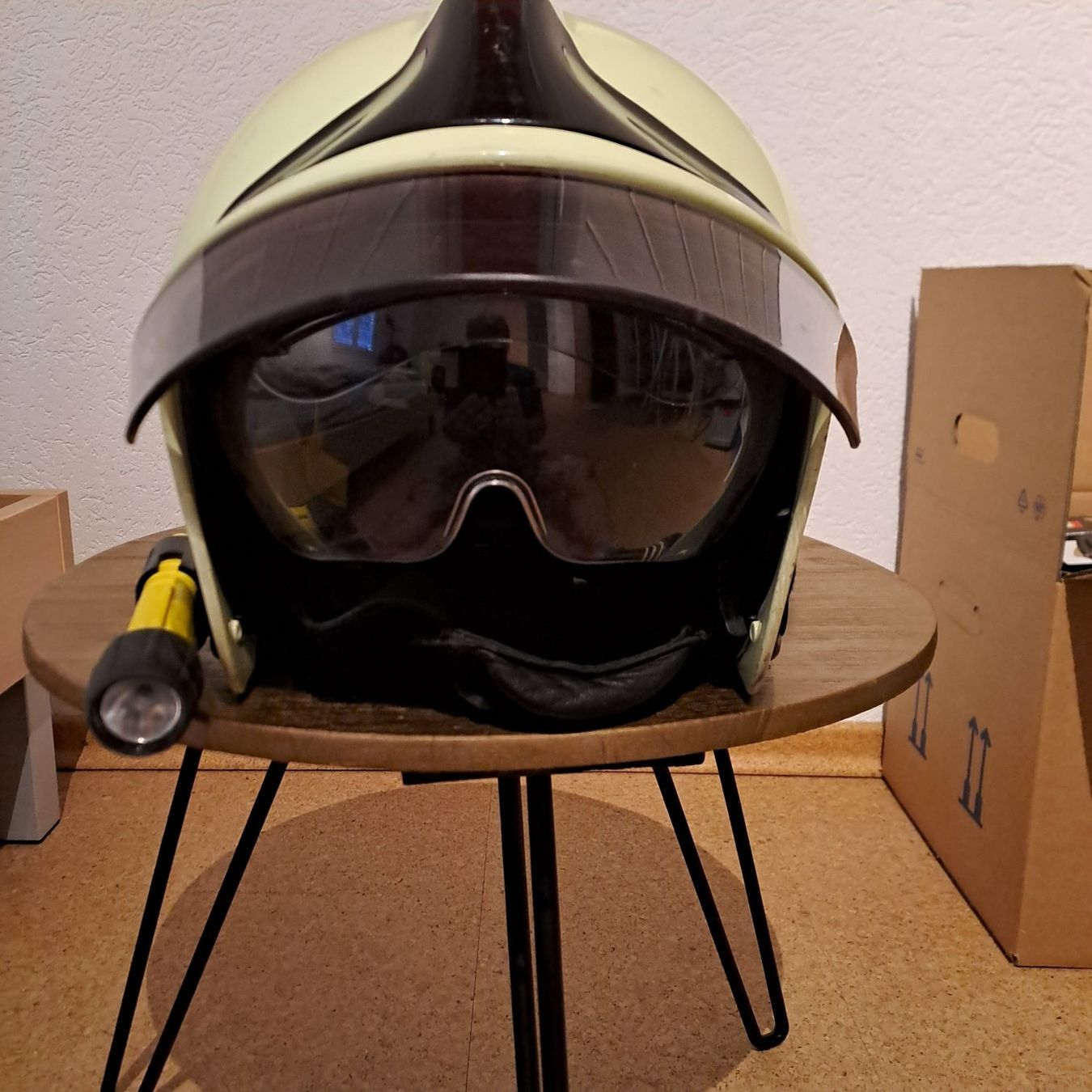 Pompiers: Feuerwehrhelm mit Lampe – D'occasion à Gipf-Oberfrick par Mig_29 4