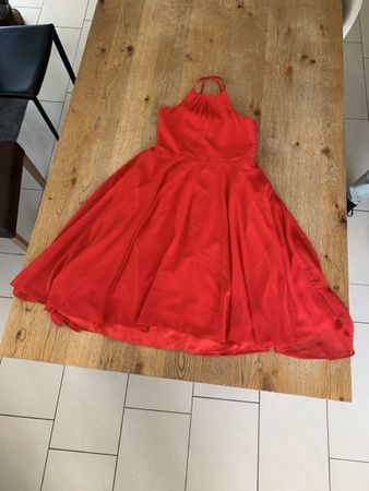 Rotes Cocktailskleid