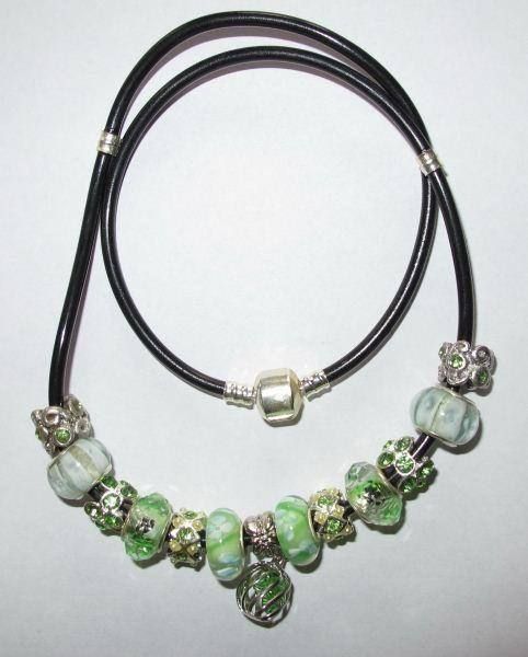 Ciondoli: Beads, Charm Halskette, Necklace, 50cm – Nuovo (secondo la descrizione) da Schwanden GL venduto da UHRKNALL 1