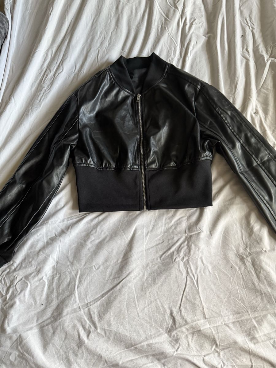 Shein Giacche: Veste crop top SHEIN L – Nuovo (secondo la descrizione) da Biel/Bienne venduto da glaewynnshop 3