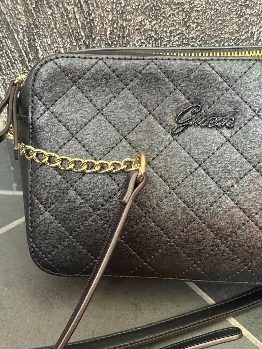 Guess Borse da donna: Sac femme GUESS – Nuovo (secondo la descrizione) da Prez-vers-Siviriez venduto da mar_n29z