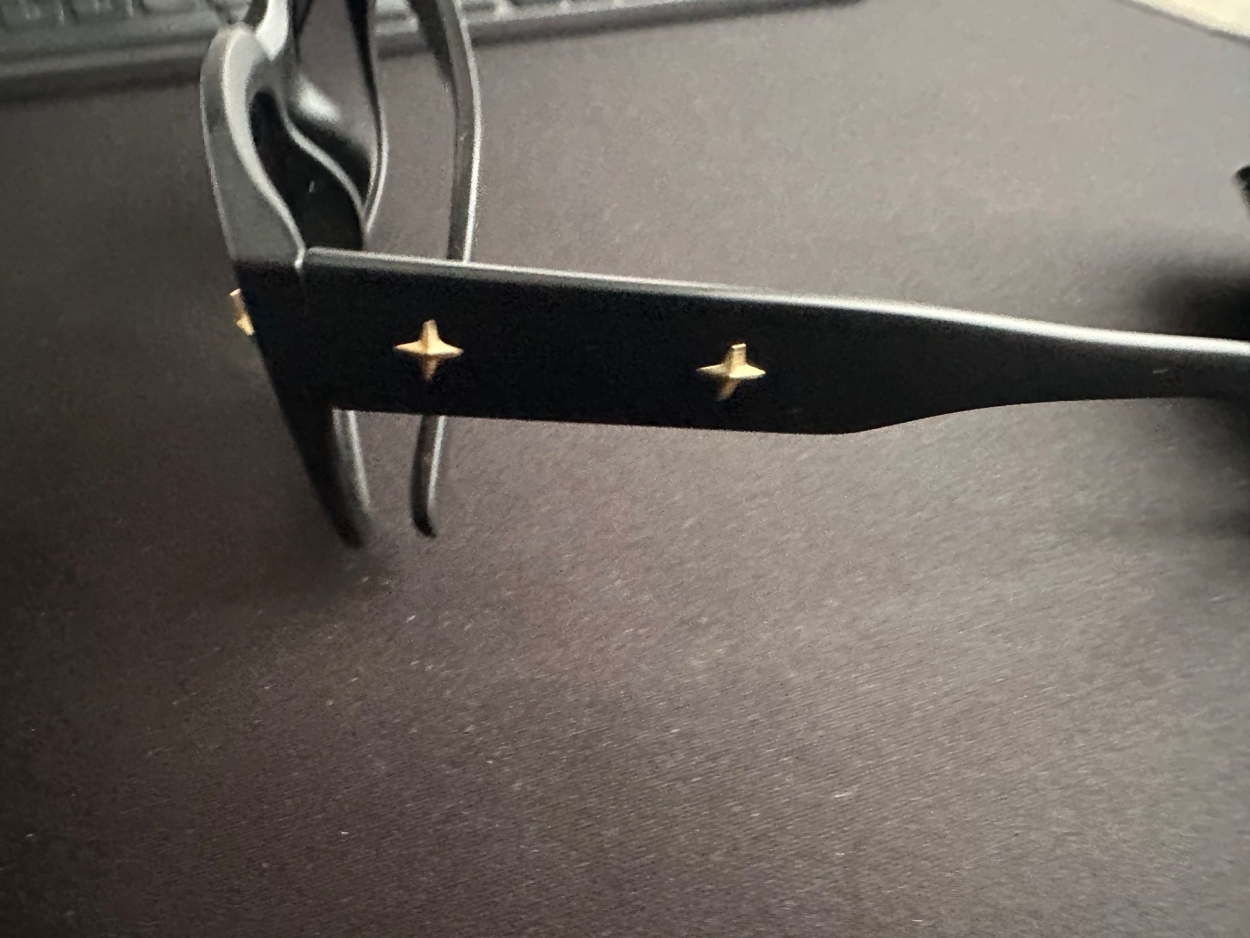 Occhiali & Lenti: Schwarze Sonnenbrille mit Sternendetails – Usato da Grenchen venduto da redstar03 4
