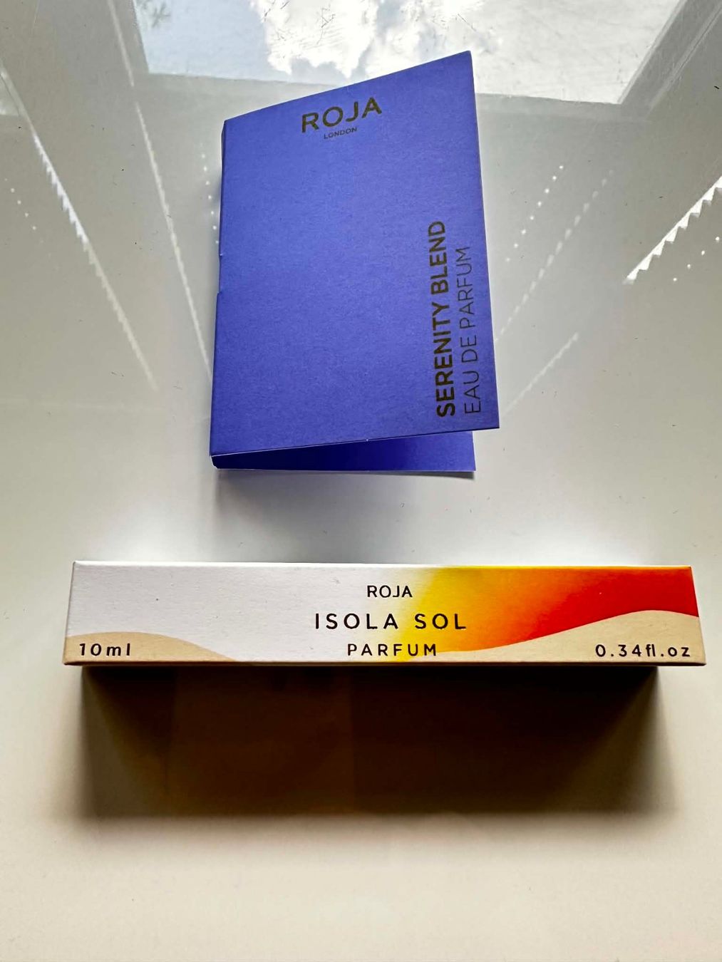 Roja Profumi & Eau de Toilette: Roja Isola Sol 10ml + Echantillon 2ml Serenity Blend – Nuovo (secondo la descrizione) da Moutier venduto da GINGUM
