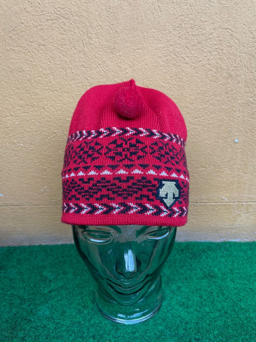 Copricapi, berretti & cappellini: Vintage 80s Beanie Descent Wool Made In Canada – Usato da Zürich venduto da le_souk