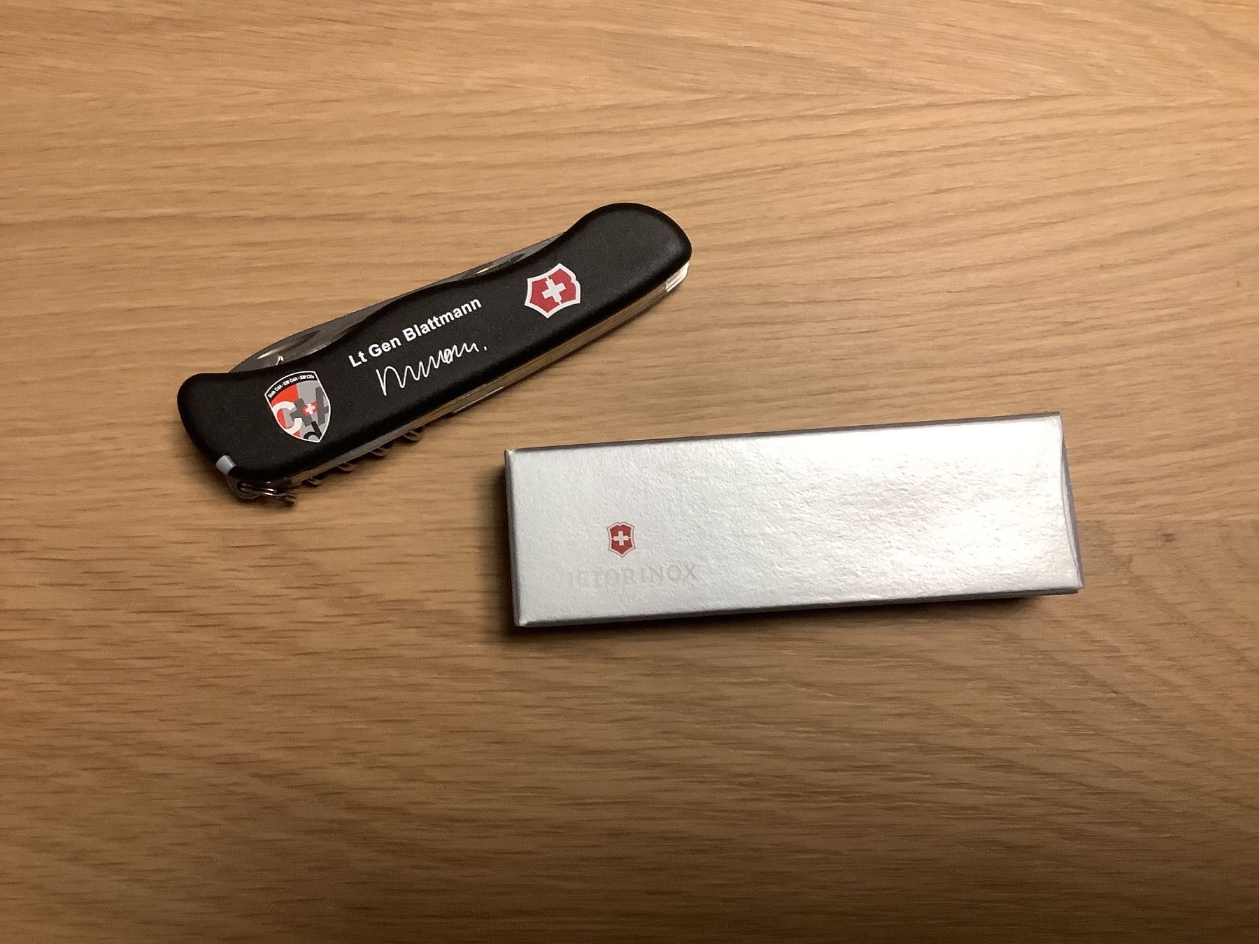 Victorinox Coltelli tascabile: Lt Gen Blattmann - Christmas 2014 – Usato da Holzhäusern ZG venduto da tho_8my6