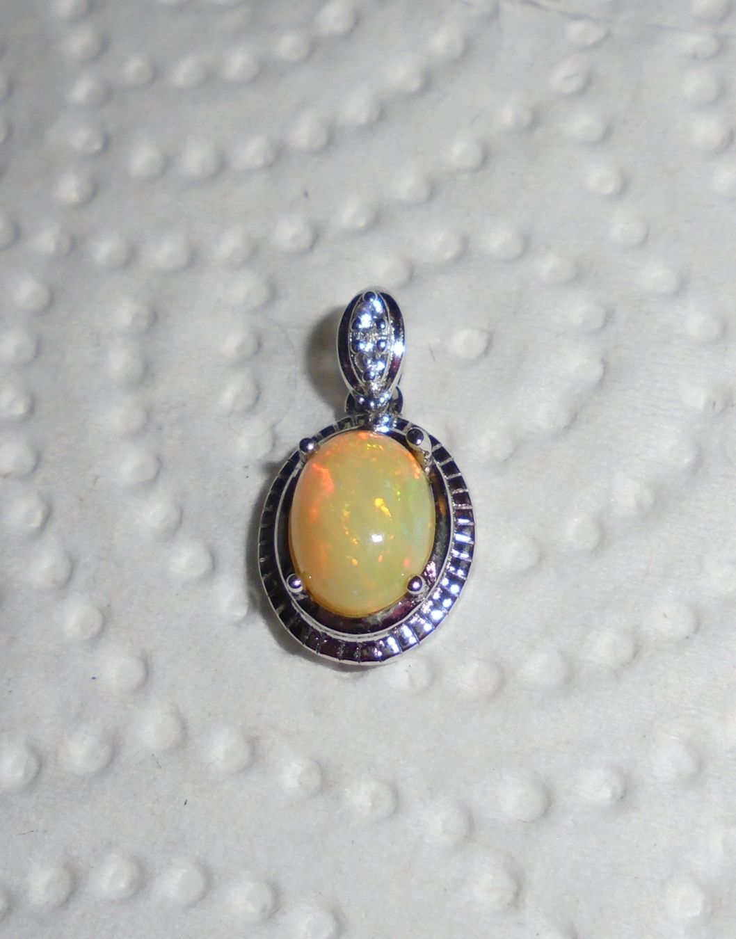 Anhänger: Echtschmuck: Welo-Opal Silberanhänger – Neu (gemäss Beschreibung) aus Zuchwil von maumauchi 2