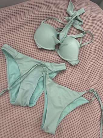Bikini Hunkemöller mintgrün Grösse 34C 36