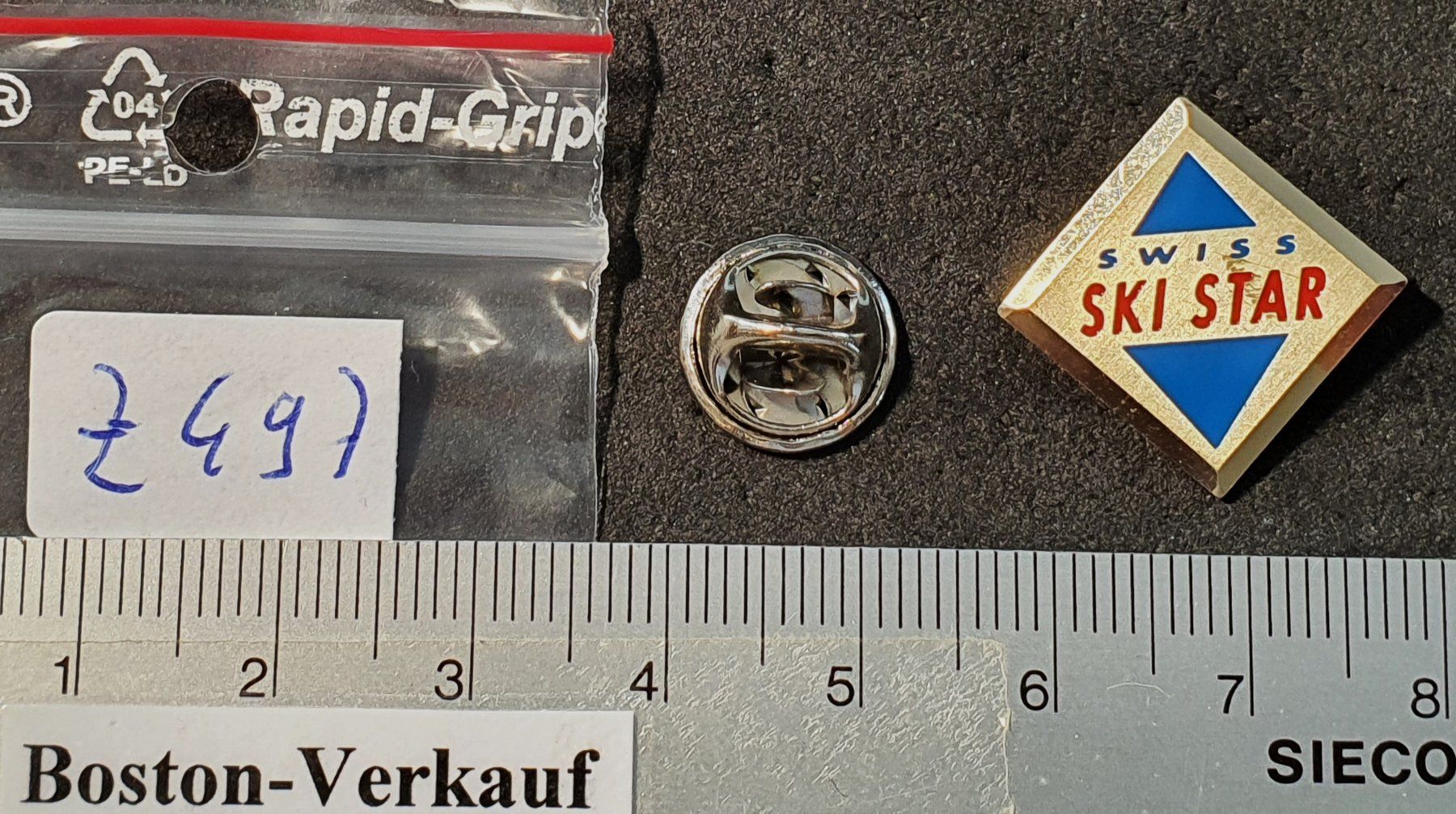 Plaketten & Abzeichen: Z497 - Pin SWISS SKI STAR – Gebraucht aus Reinach BL von Boston-Verkauf 1