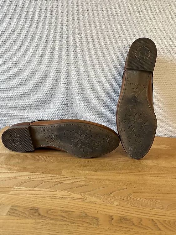 Chaussures femmes: Mittelbraune Bugatti Halbschuhe aus Leder Gr. 40 – D'occasion à Basel par Bibi_Basel 1