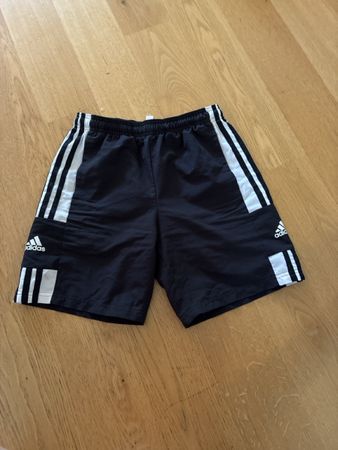 Adidas Shorts schwarz Grösse 164 AERO READY