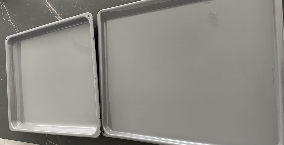 Teglie da forno: 2x Backblech grau, gut erhalten, ab 1.- – Usato da Liestal venduto da forty-four_shop