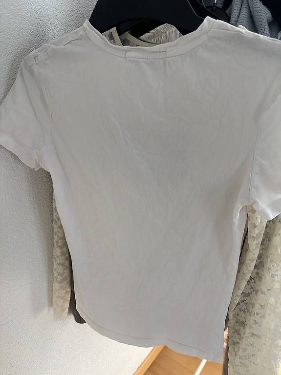 T-shirts: Calvin Klein T- Shirt – D'occasion à Benken ZH par kbu_n2fl 1