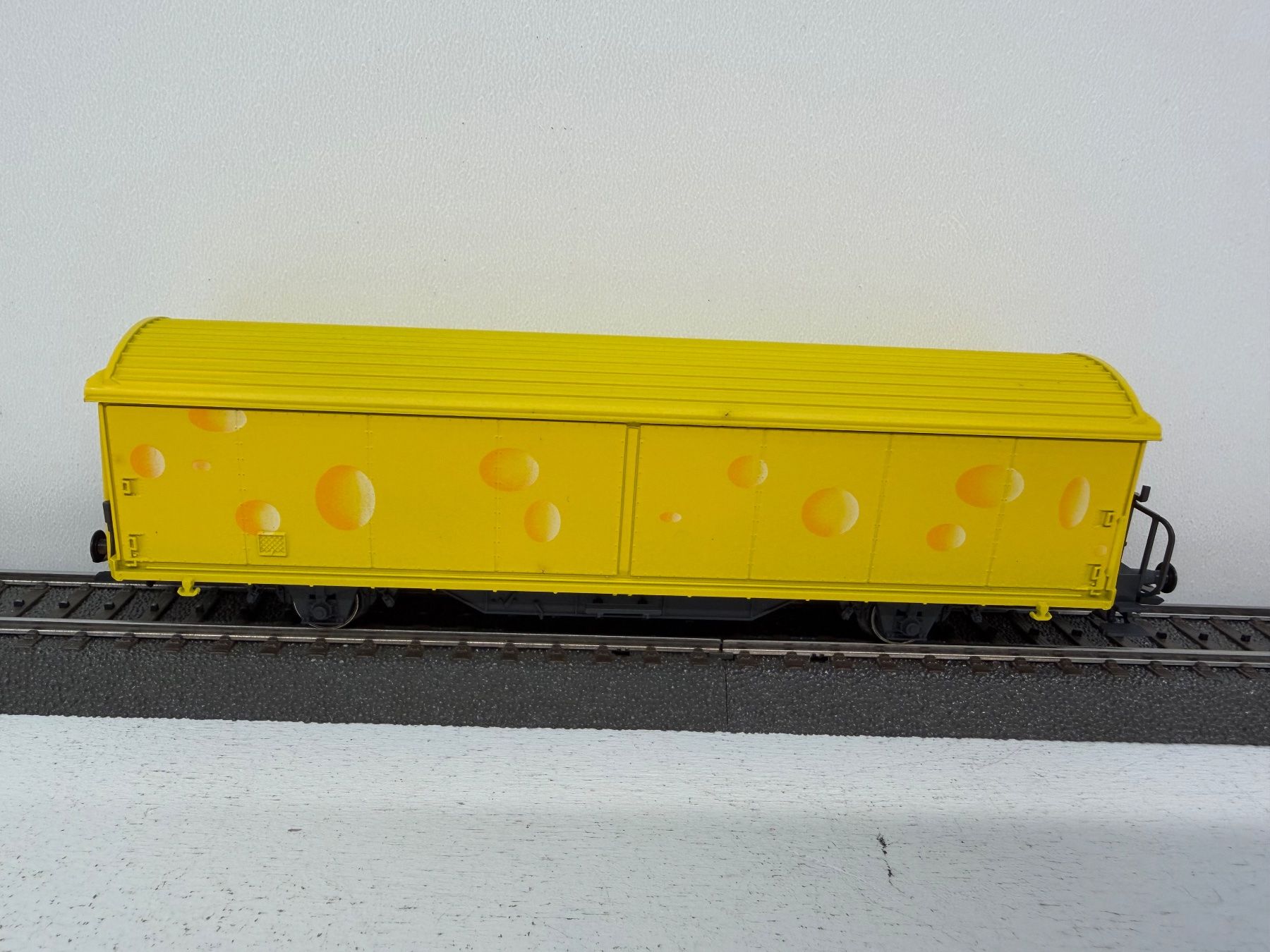 Märklin Modelleisenbahnen: Märklin H0 84735.5 Schiebewandwagen Hbils "Käse" SBB – Gebraucht aus Büsserach von ModellbahnDepot 1