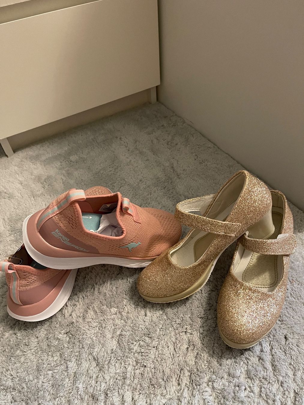 Scarpe per ragazze: Schöne Neue Schuhe! – Nuovo (secondo la descrizione) da Benglen venduto da Shamily 6