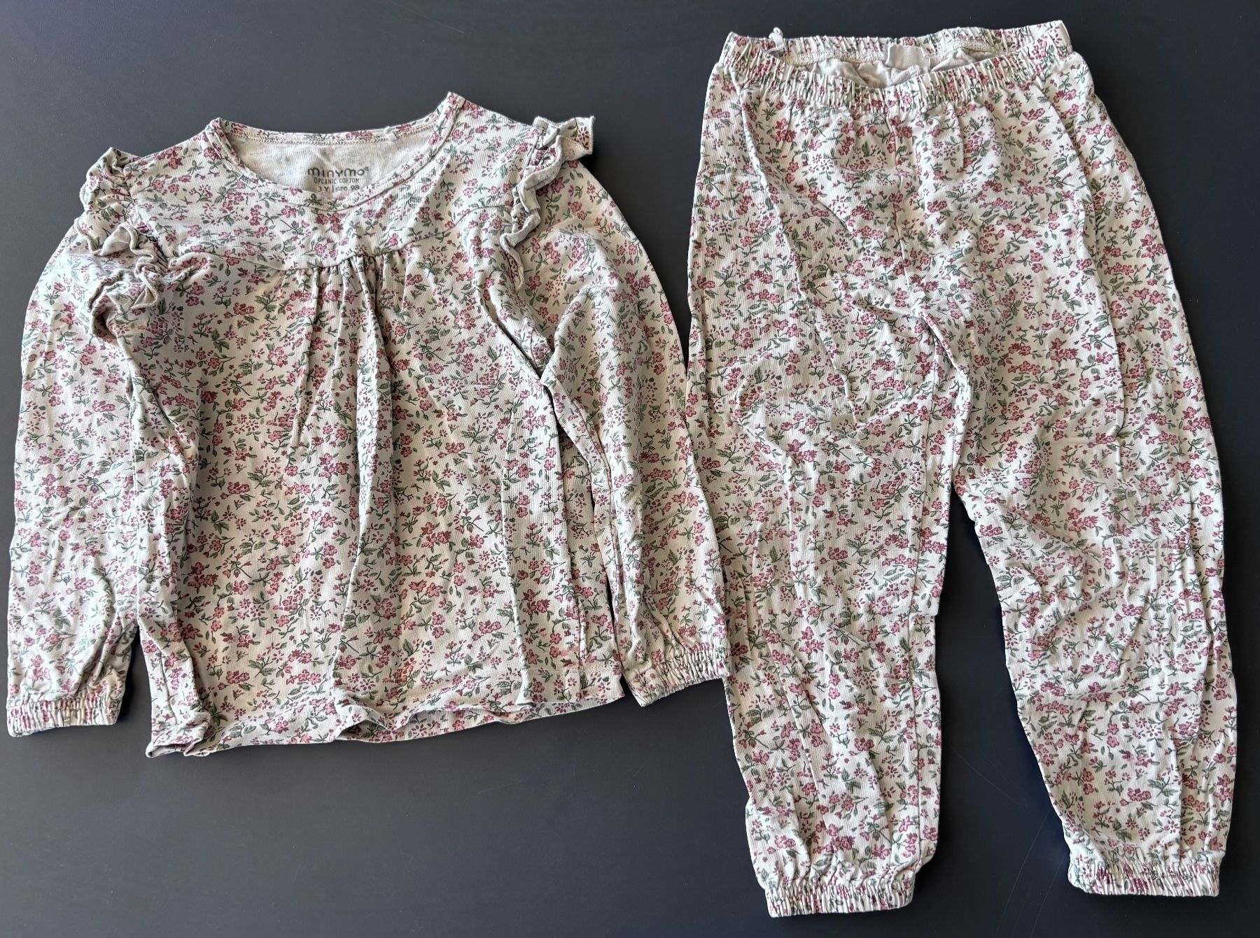 Pyjamas & Ähnliches: Minymo bio Baumwolle Pyjamas , Grösse 98 – Gebraucht aus Brugg AG von tsannen