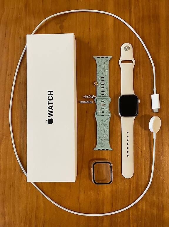 Apple Smartwatch: Apple Watch SE – Nuovo (secondo la descrizione) da Zürich venduto da sharky39 3