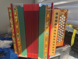 Zugerorgel B 2-chörig mit Koffer in gutem Zustand