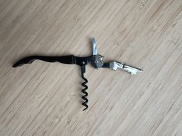 schwarzer Flaschenöffner, Korkenzieher, Kellnermesser