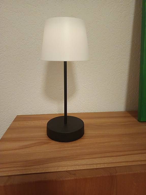 Lampes: Tischleuchte Oscar 'pure' (Marke: Remember) – D'occasion à Olten par Slaven_Todorovic
