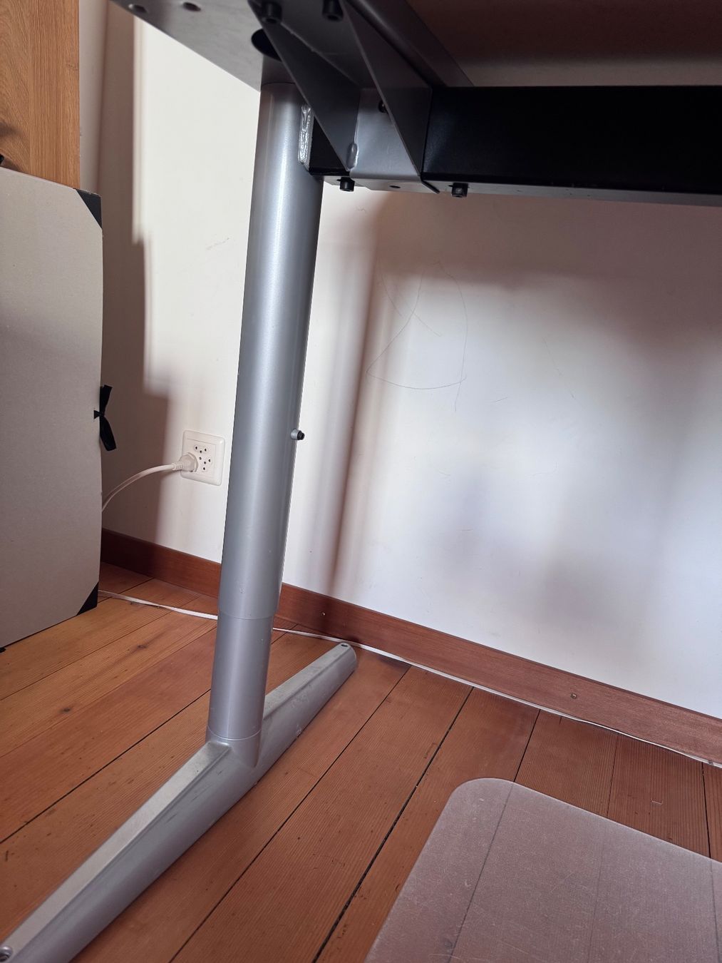 Scrivanie: Schreibtisch IKEA – Usato da Aeschlen ob Gunten venduto da keepthebeat 1