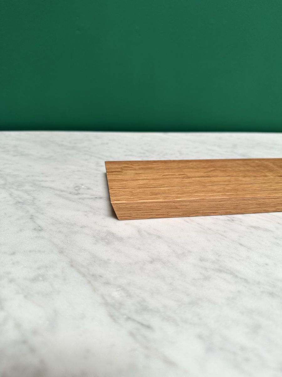 Holzartikel: Eichenbrettchen zum schneiden oder auftischen  – Neu und originalverpackt aus Läufelfingen von b-form 4