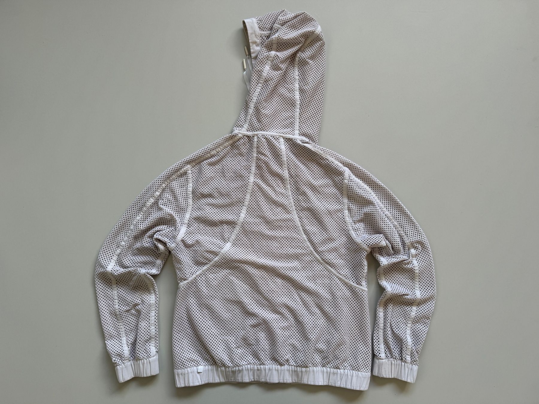 Lululemon Giacche: Lululemon mesh on mesh jacket Women Sz M – Usato da Neuchâtel venduto da _Easy_to_Find_ 5