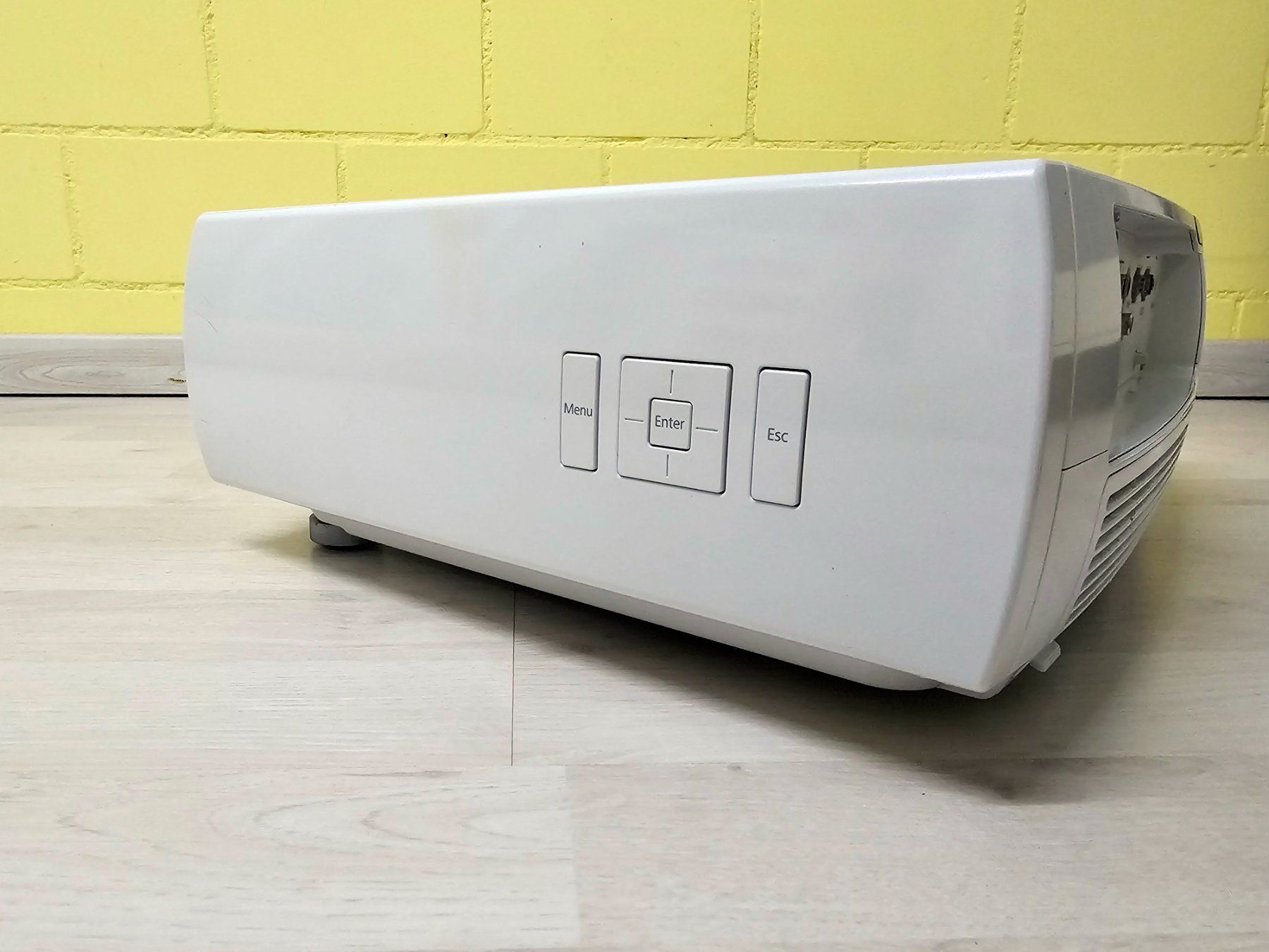 Epson Proiettori: Full-HD-Beamer Epson EH-TW3200 – Usato da Niederwil AG venduto da flimmerwerk 8