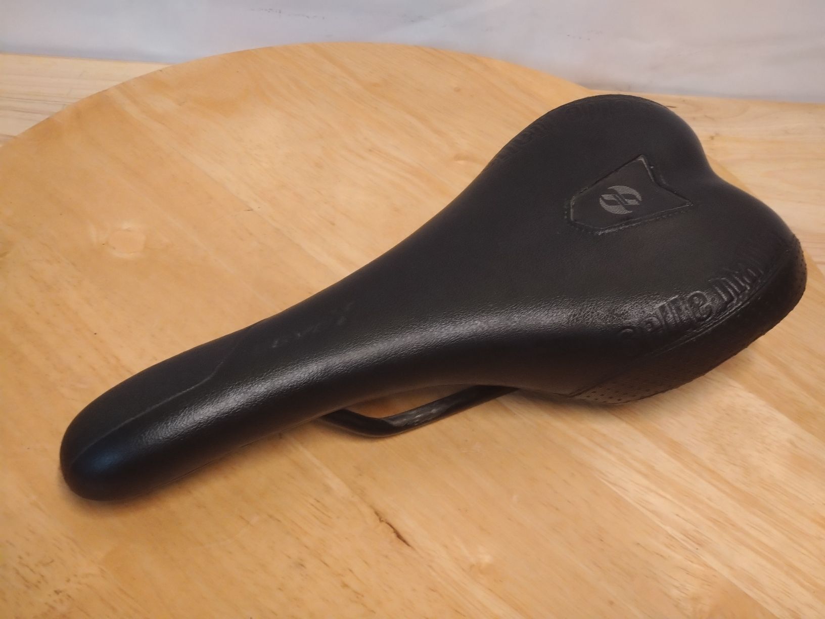 Selle Italia Pièces détachées: Selle Italia X-Base noir – D'occasion à Farvagny-le-Grand par LaCaverne 4