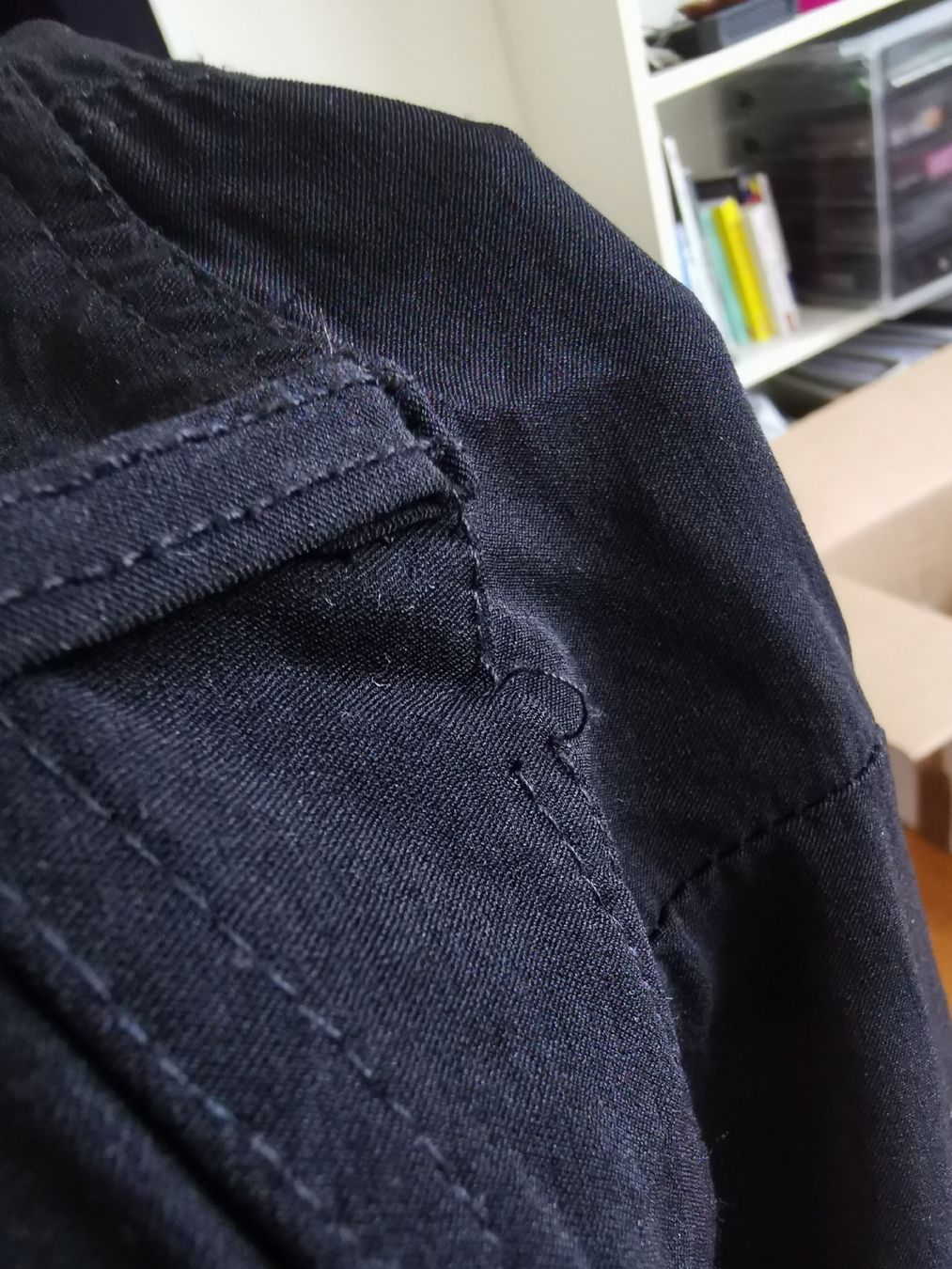 Vestiti: Schwarzes Minikleid – Usato da Zürich venduto da Immoertel 2