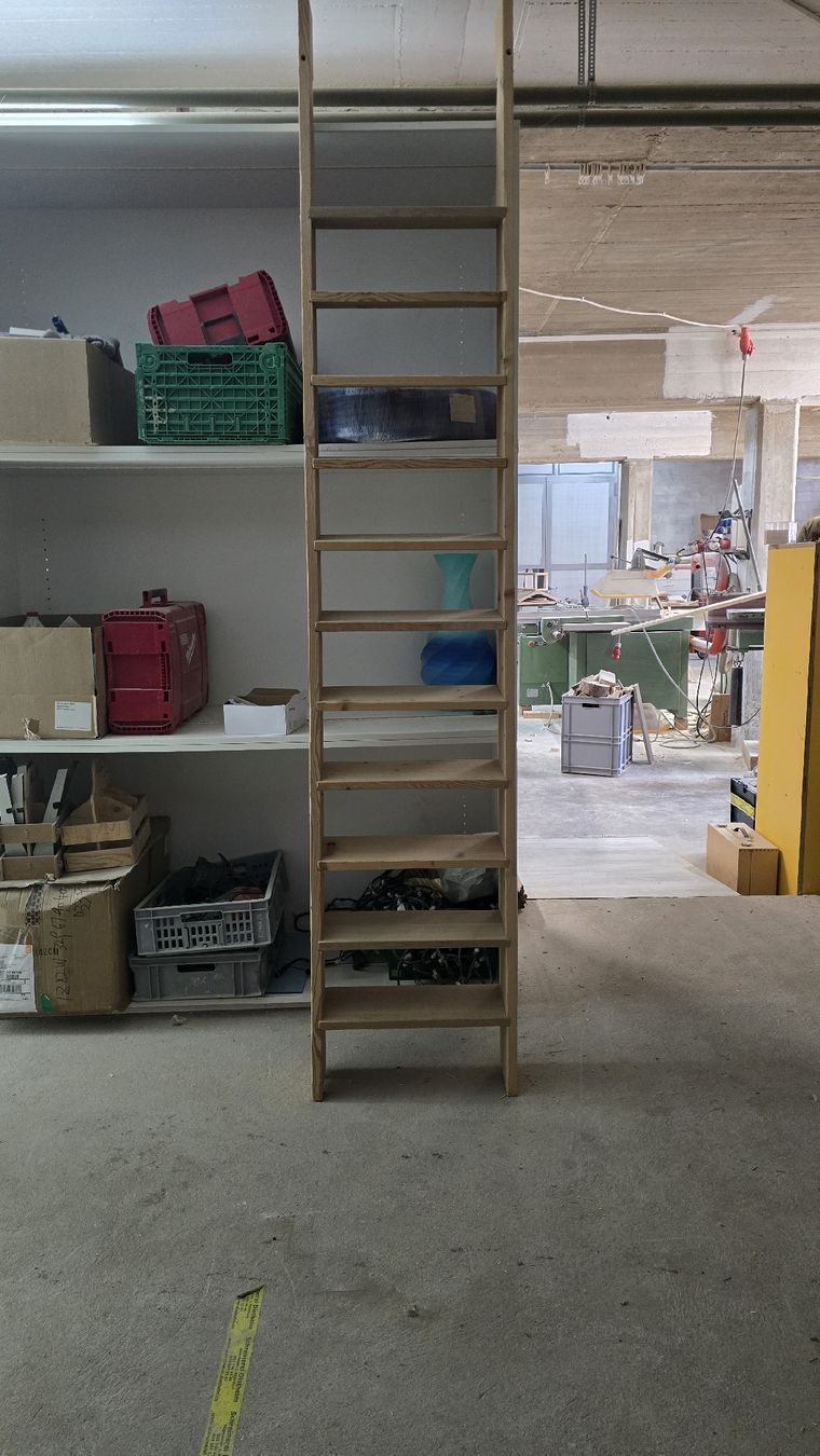 Scale: Massive Holzleiter / Holztreppe 2600mm – Usato da Buch b. Frauenfeld venduto da mttc 1