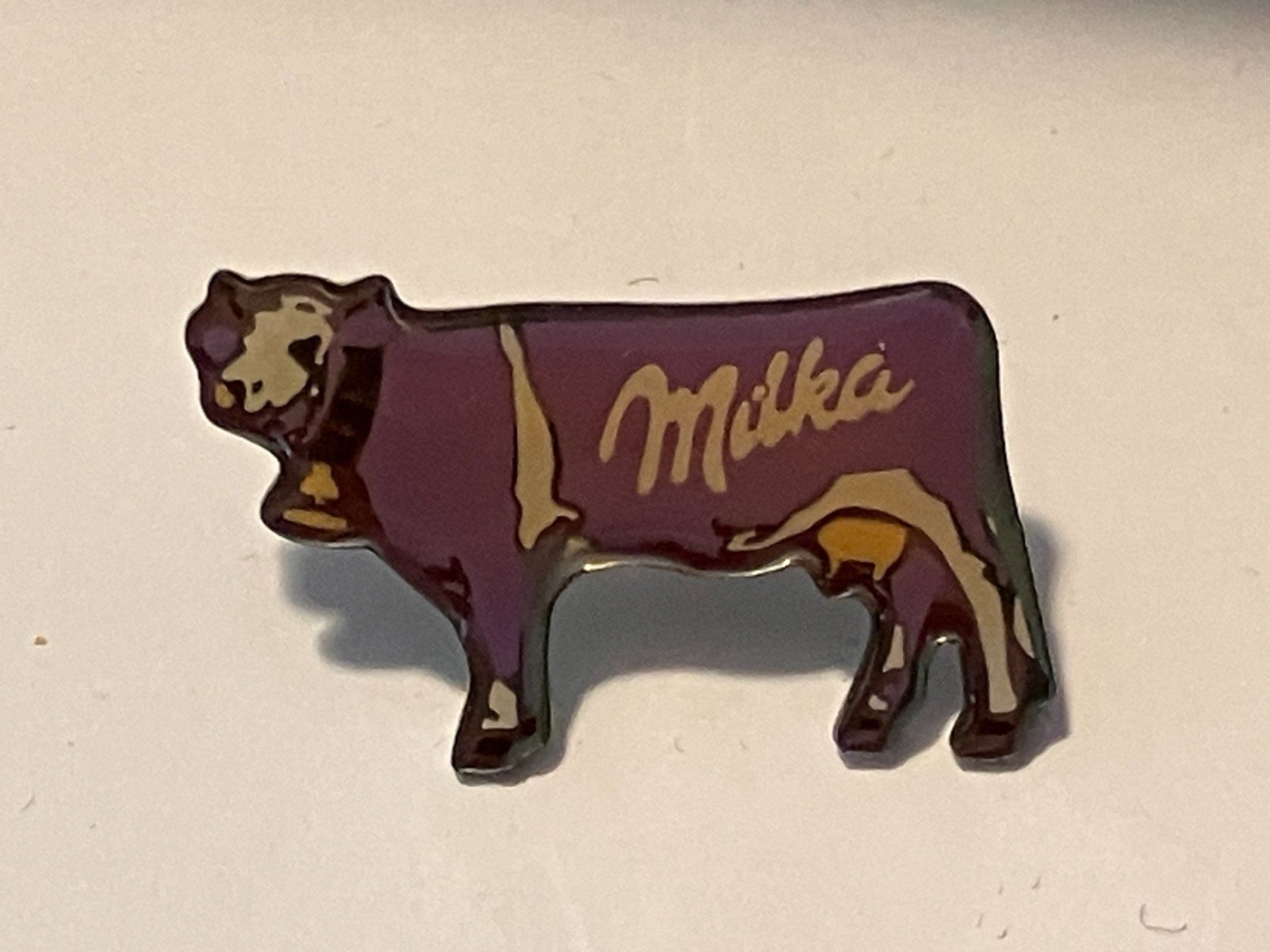 Placchette & Badge: 1 Pin Milka Kuh Schokolade – Usato da Basel venduto da djwwpp