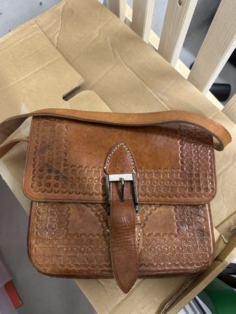 Ledertasche mit Prägung
