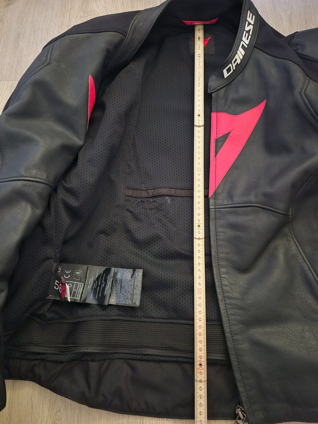 Vestes: Dainese Lederjacke, Größe 58 – D'occasion à Schiers par nie_ddg5 7