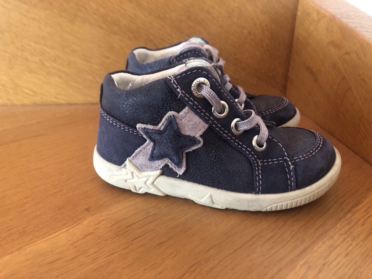 Superfit Schuhe für Jungen: Süsse Mädchen/ Jungen guter zustand - Gr 22 – Gebraucht aus Wettingen von Nini54