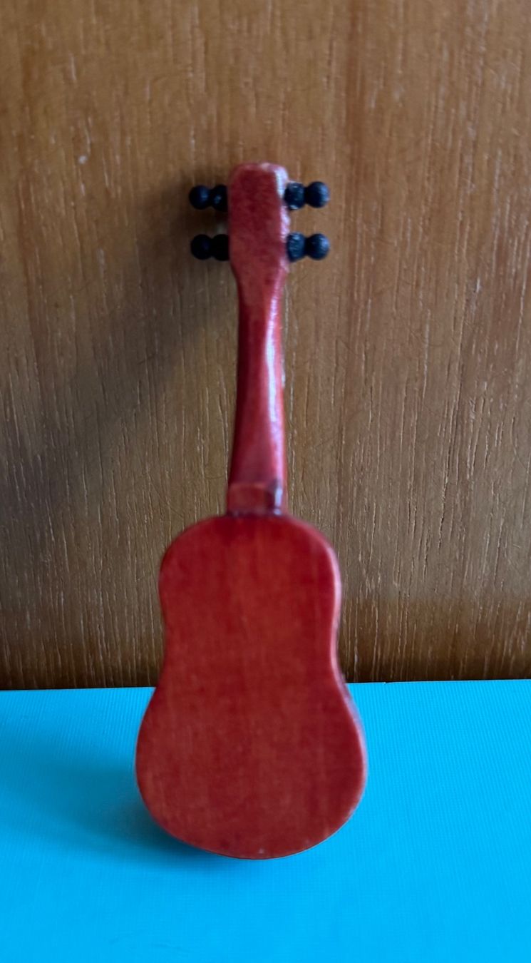 Case e mobili per bambole: Gitarre Kinderzimmer Puppenhaus – Nuovo e nell'imballaggio originale da Grabs venduto da Puppestuebli 1