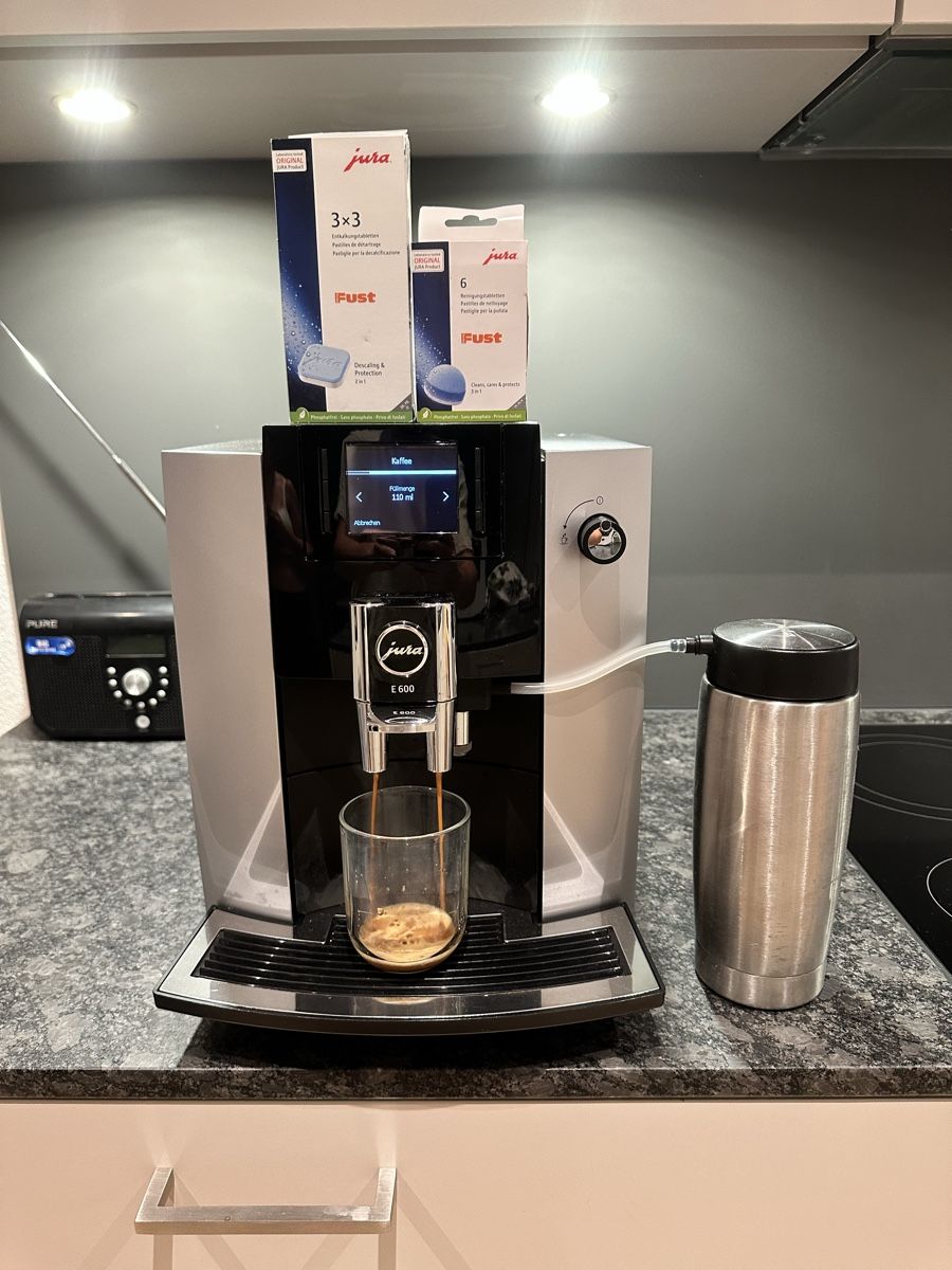 Jura Kaffeemaschinen & Espressomaschinen: Jura E600 ab Service – Gebraucht aus Bern von AliceHo 3