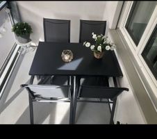 Elegante Set da Balcone: Tavolo e 4 Sedie in Alluminio
