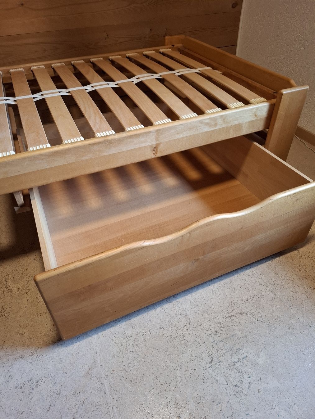 Betten: Kinderbett – Gebraucht aus Elm von ROHO85. 4