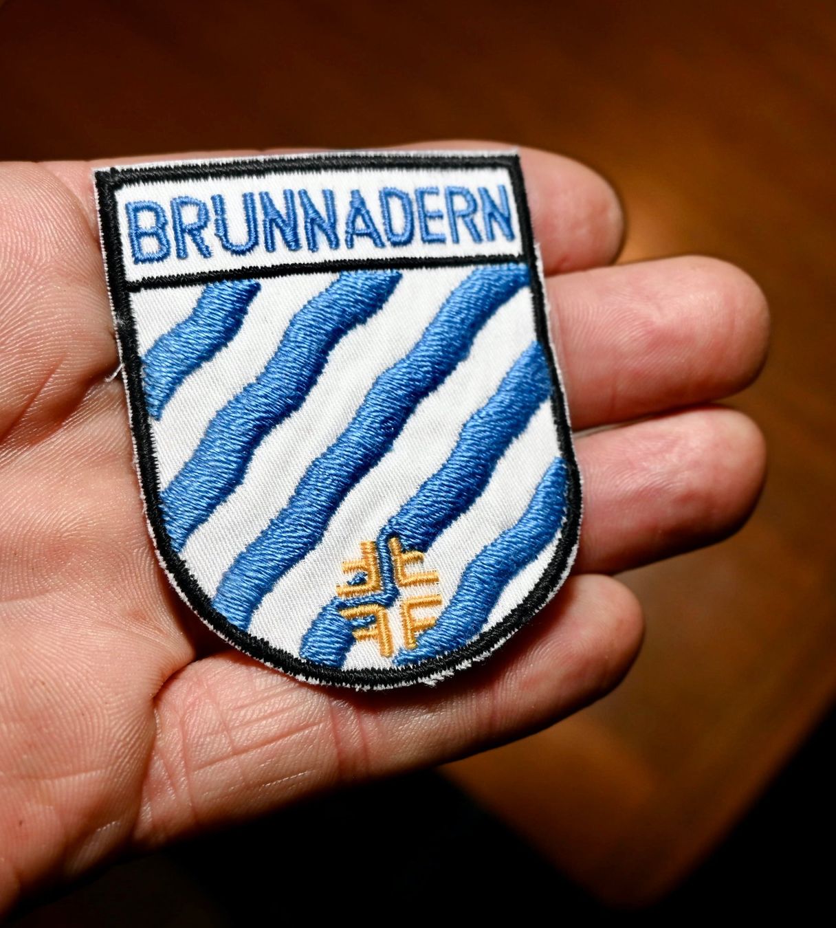 Swiss Placchette & Badge: WAPPEN Brunnadern PATCH badge AUFNÄHER – Usato da Pfaffhausen venduto da mono_rec