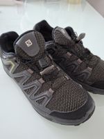 Chaussures de randonnee Salomon noires et grises