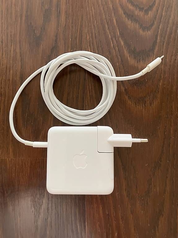 Chargeur: Apple USB-C 70W adaptateur secteur avec câble – D'occasion à Montreux par Gilles.Charlet